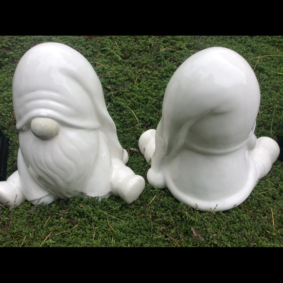 NWOT ONE Ceramic Gnome - Picture 2 of 2